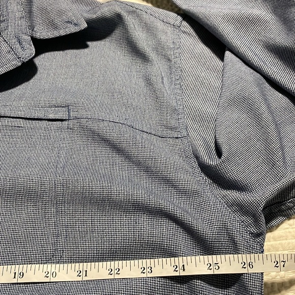 North Face  Activewear Utility  shirt with pockets . - Picture 6 of 9